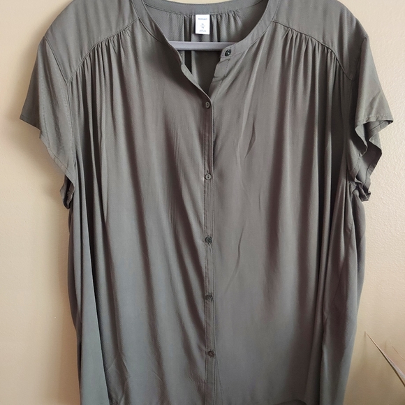 Old Navy Army Green Button Down - Picture 1 of 2